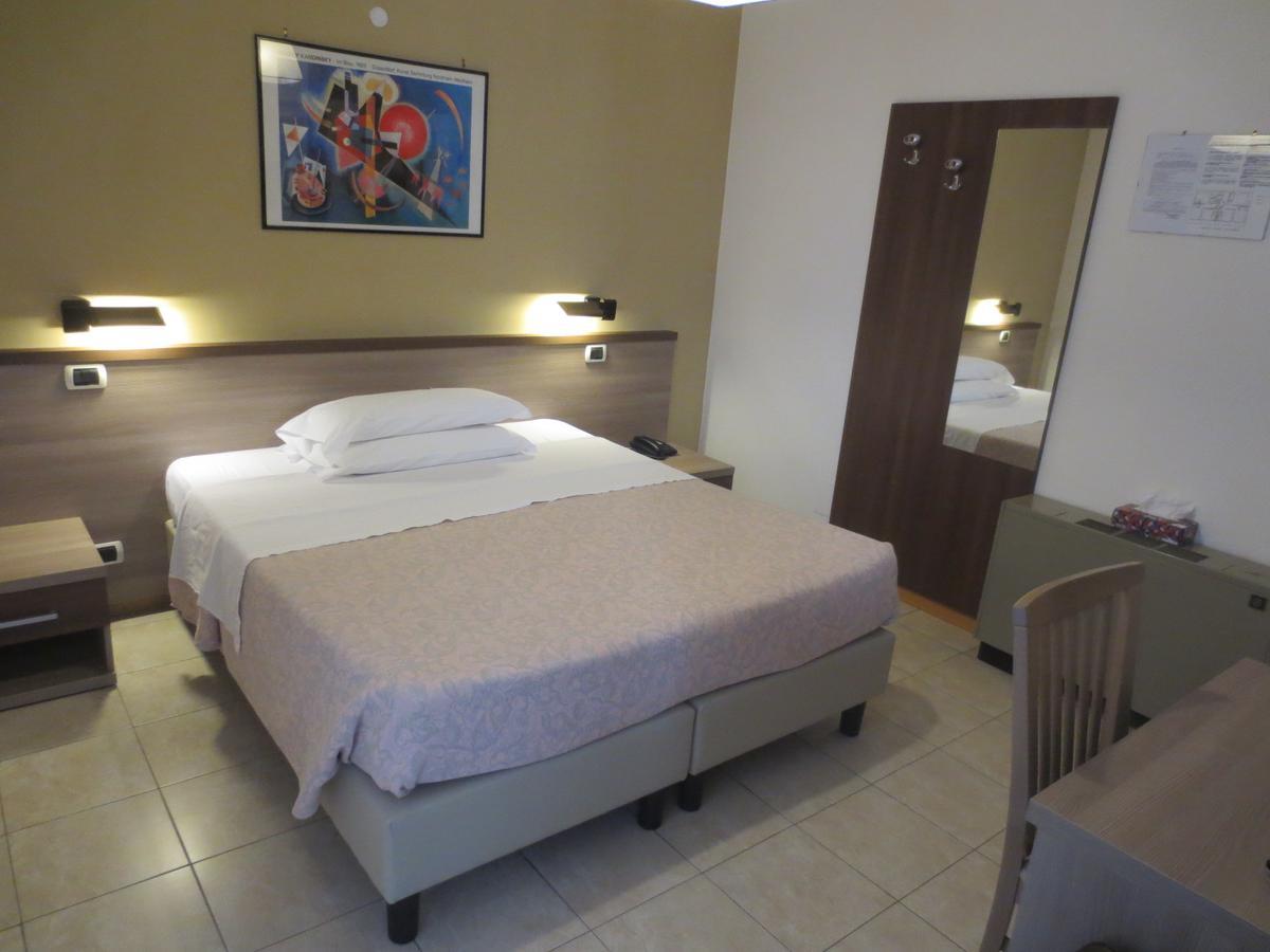 סולמונה Hotel Armando' S מראה חיצוני תמונה